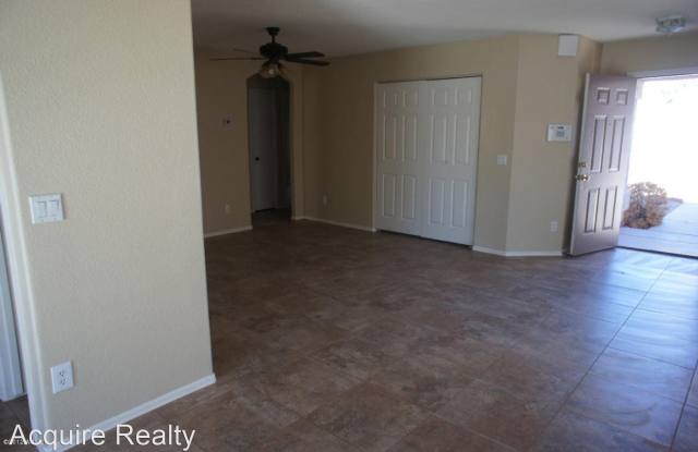 12711 W Sharon Dr Gallery 4