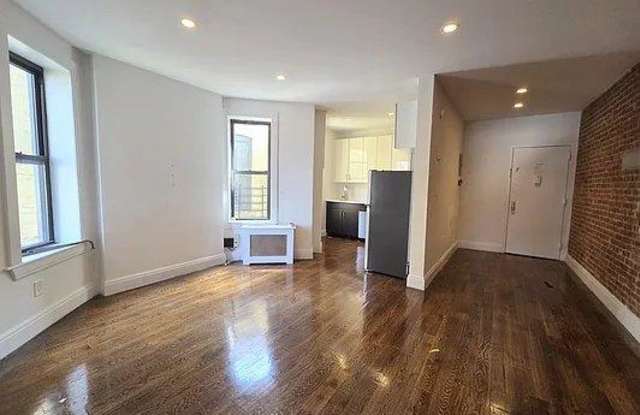17 West 125th Street Gallery 1