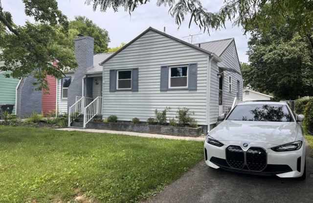 2625 Avondale Avenue photos photos