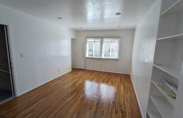 Exemplifying Style, Serenity  Lifestyle! Upstairs ~ 1 Bedroom / 1 Bathroom! photos photos