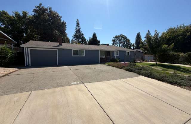 2 bedroom | 2 bath | Home with 2 bedroom 1 bathroom ADU Gallery 3