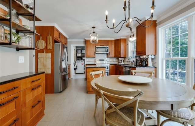 2221 Whippoorwill Gallery 4