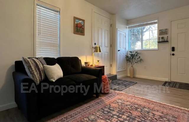 507 A Spruce St SE photos photos