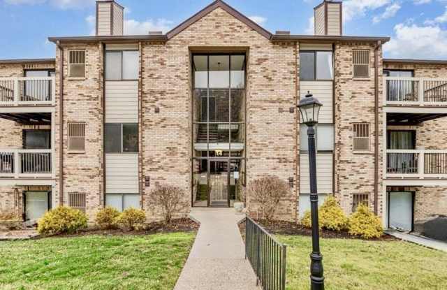 14 Woodland Hills Drive unit: 8 photos photos 14 Woodland Hills Drive unit: 8 photos photos