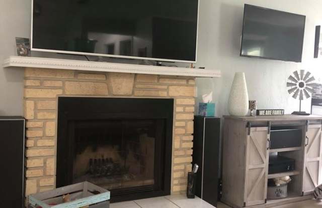 1104 Viking Dr Gallery 3