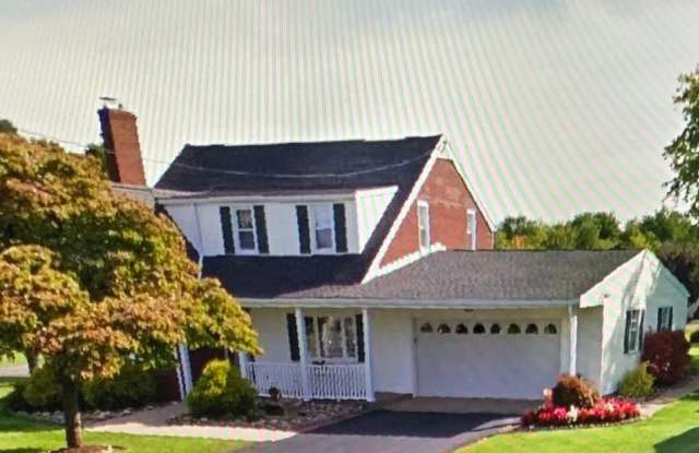 3 Bedroom Single Family Home in Latrobe photos photos