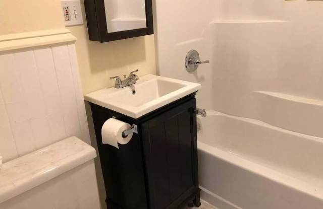 4402 Woodland Park Avenue North Gallery 4