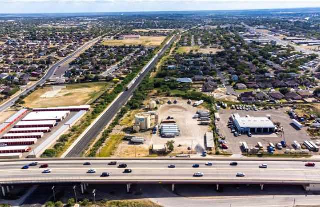 2911 Veterans - 2911 North Veterans Boulevard, Eagle Pass, TX 78852