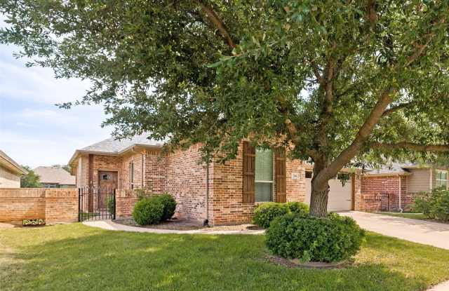 204 Captains Court Gallery 2
