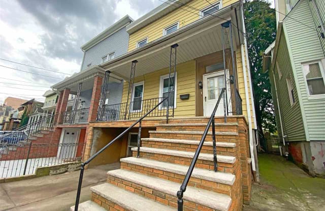 41 WINFIELD AVE - 41 Winfield Ave, Jersey City, NJ 07305