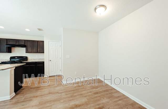 8715 Samona Dr W Gallery 4