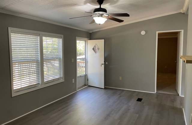 3 bed 2 bath home Gallery 4