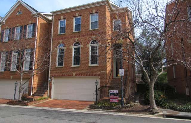 1655 HUNTING CREEK DRIVE Gallery 2