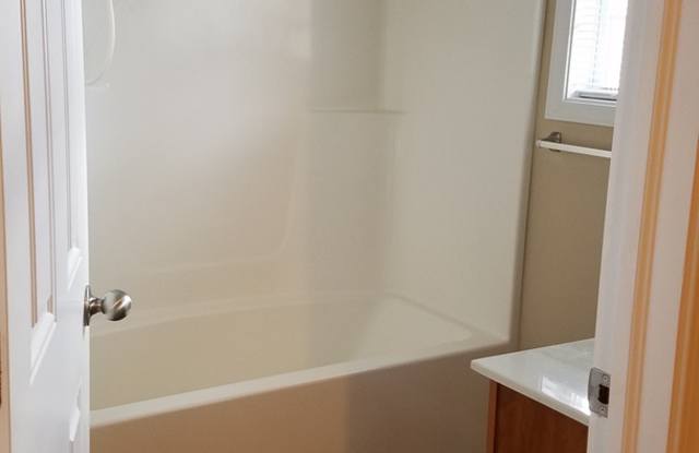 3 bedroom, 2.5 bath townhome photos photos