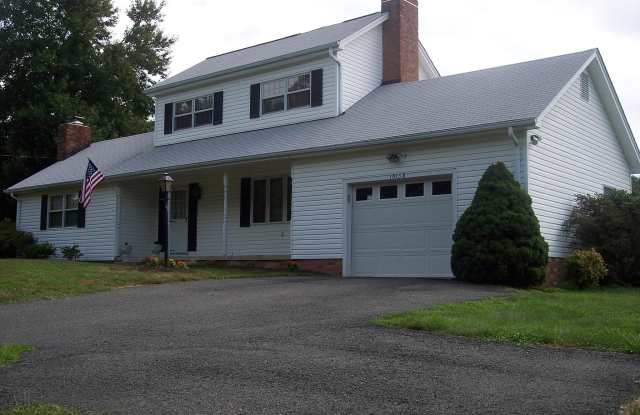 10158 LAKE JACKSON DRIVE - 10158 Lake Jackson Dr, Buckhall, VA 20110
