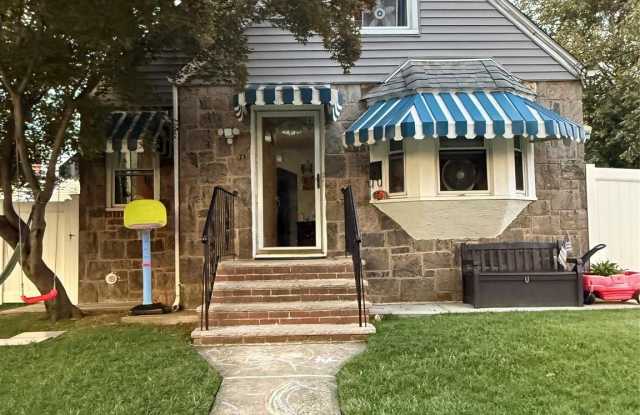 71 Ribbon Street Gallery 2