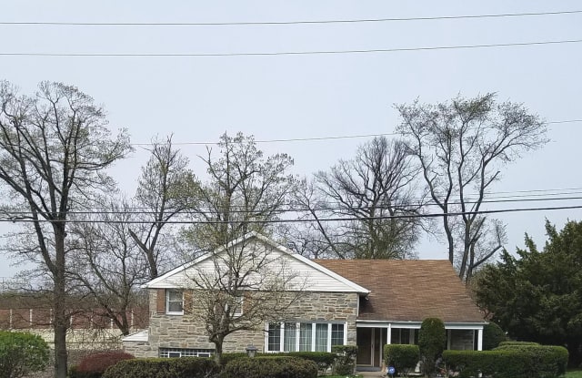 7701 DOE LANE - 7701 Doe Lane, Montgomery County, PA 19038
