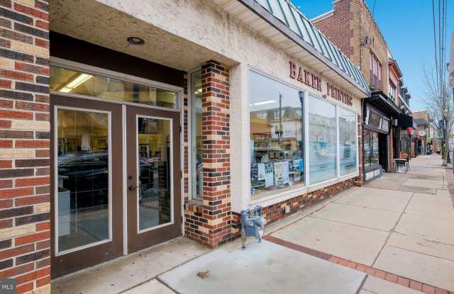 10 W STATE Street Gallery 2
