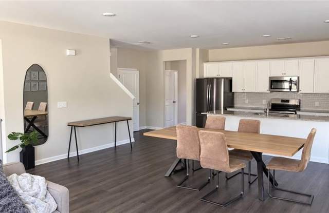 195 Golden Eagle Pkwy Gallery 2