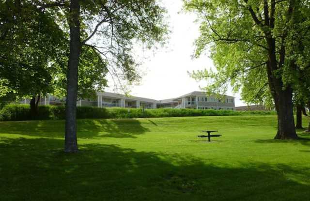 Condo located near the lake- Available October 1st, 2026 - July 31st, 2027 Gallery 3