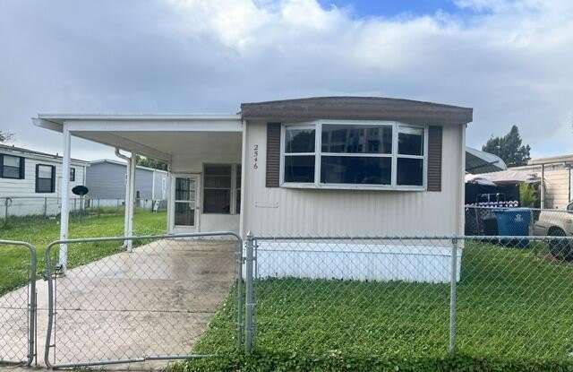 2546 Amberly Road NE Gallery 1