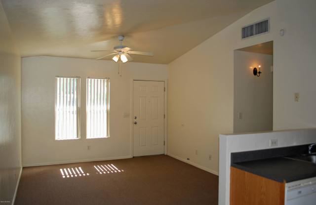 1524 N Tyndall Avenue Gallery 4