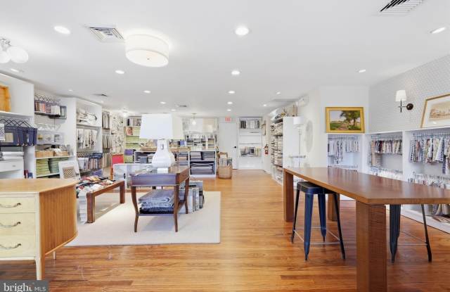 157 W DELAWARE Avenue Gallery 4