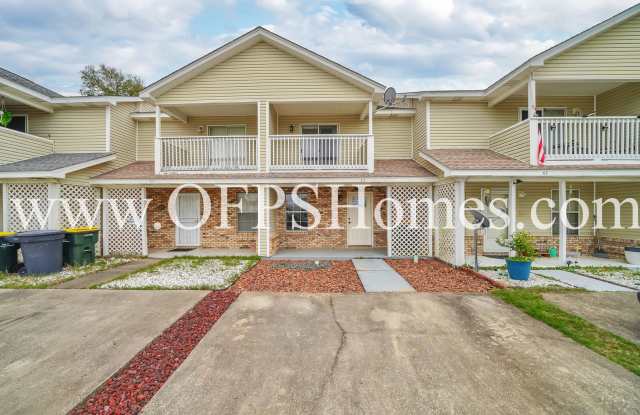 Fort Walton Beach Townhouse AVAILABLE IN APRIL - 65 Chatelaine Circle Southeast, Fort Walton Beach, FL 32548