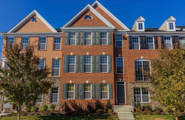 Stunning 3 Level, 3 Bed 3.5 Bath Townhome With Spacious Deck In Loudon Valley Estates II - 23421 Berkeley Meadows Drive, Loudoun Valley Estates, VA 20148