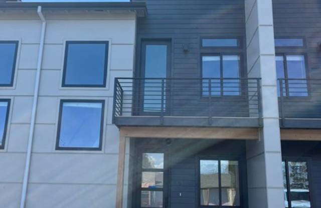 Gorgeous BRAND NEW Modern 2-bd/2-bath Condo in Redmond, OR! photos photos