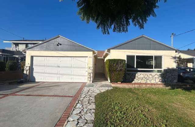 Large North Torrance House. Torrance Schools, Huge yard, 2 car garage hookups **OPEN HOUSE EVERY SATURDAY FROM 1M-3PM** photos photos
