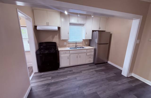 1071 Euclid Ave photos photos