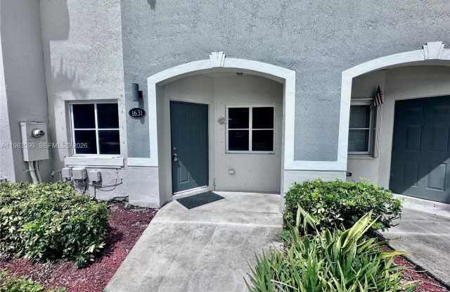 1631 SE 30th St photos photos