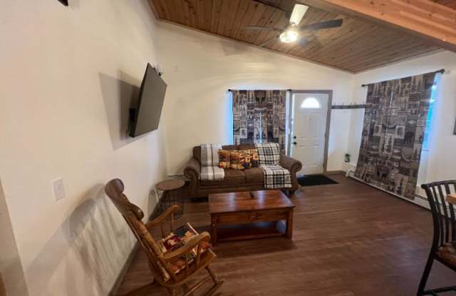 2301 Lincoln A - 2301 Lincoln Avenue, Anchorage, AK 99517
