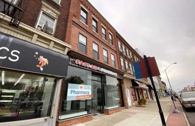 698 BROADWAY Gallery 2