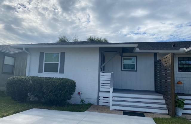 Centrally Located Duplex Unit w/Easy Access to Downtown  St. Andrew's! **1/2 OFF 1st Month's Rent for Active-Duty Military!** photos photos