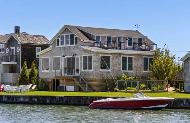 61 Dune Road photos photos