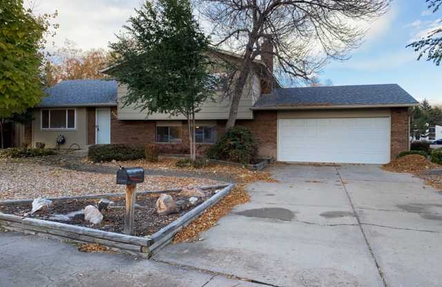 Start a Lease by 12/1 and Receive a $500 Rent Credit! - 2807 Worthington Avenue, Fort Collins, CO 80526 Start a Lease by 12/1 and Receive a $500 Rent Credit! - 2807 Worthington Avenue, Fort Collins, CO 80526