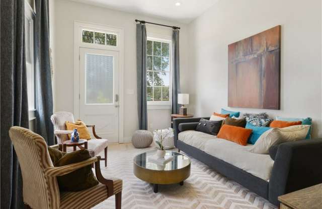 2535 ORLEANS Avenue Gallery 2