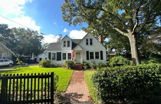 Charming Three Bedroom Home in the Heart of West Ashely - 34 Lolandra Avenue, Charleston County, SC 29407