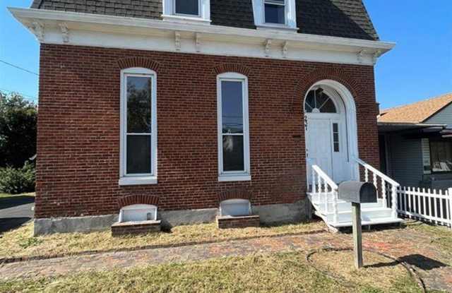 237 N Clinton Street - 237 North Clinton Street, Collinsville, IL 62234