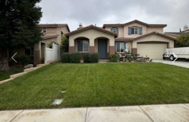 Beautiful 5 Bedroom Home for Rent Gallery 4