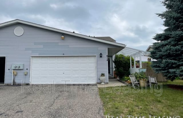 614 McIntosh Ct - 614 Mcintosh Court, Shakopee, MN 55379