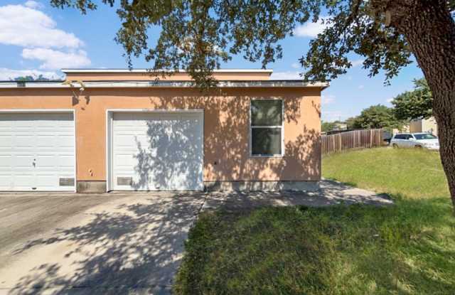 8025 MAVERICK CLIMB photos photos