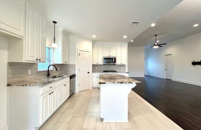 Beautiful New Construction Home In a Highly Desirable Subdivision photos photos
