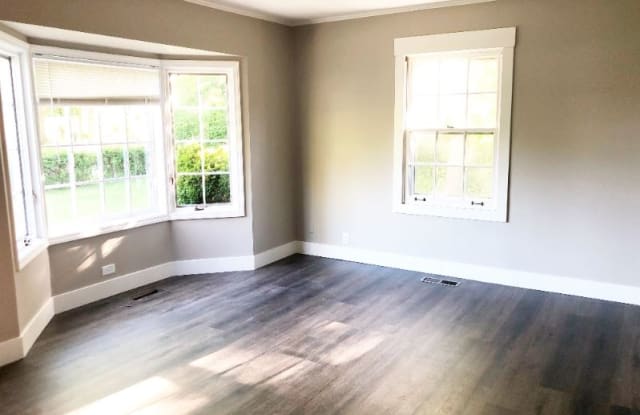 707 Smith Ave - 707 Smith Avenue, Knollwood, IL 60044