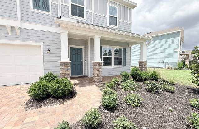 Spacious 4BR Home with Office, Loft & Lake Views Gallery 3