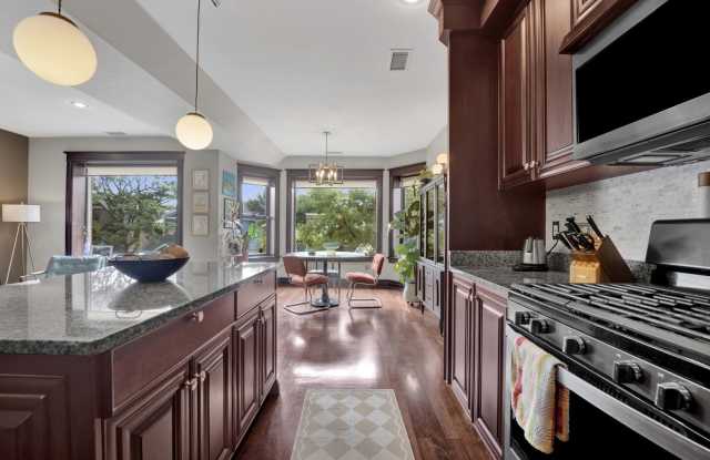 3106 W Lyndale Street Gallery 4
