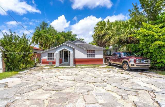 6295 SW 29th St photos photos