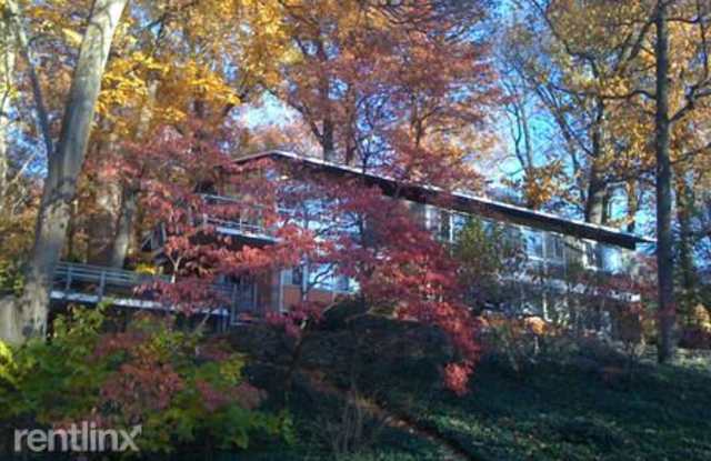 6525 Wiscasset Road Gallery 2